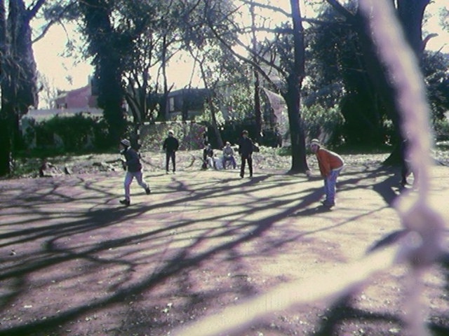 los pibes jugando un picadito