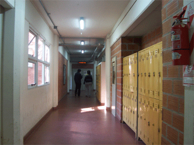 Cuando se fue CASI todo el curso al viaje de Medio. El colegio fue nuestro! Muejejeje...