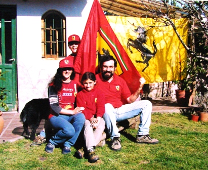 la familia con los colores de la pasi�n