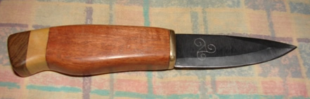cuchillo encabado a mano con la hoja gravada con �cido