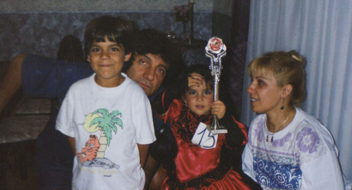 Vane, Pap&aacute; y Mam&aacute;.