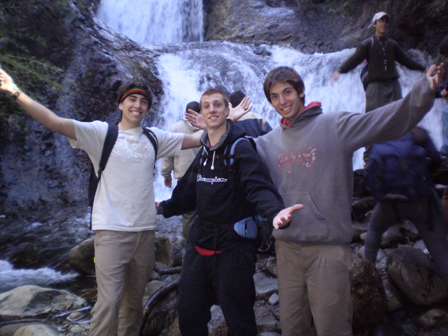 Con Maro y Camo en la cascada de los duendes