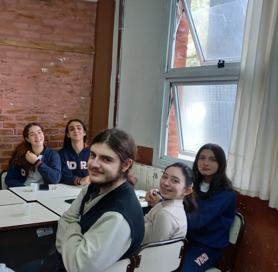 Imagen de Rocío con compañeros de las olimpíadas